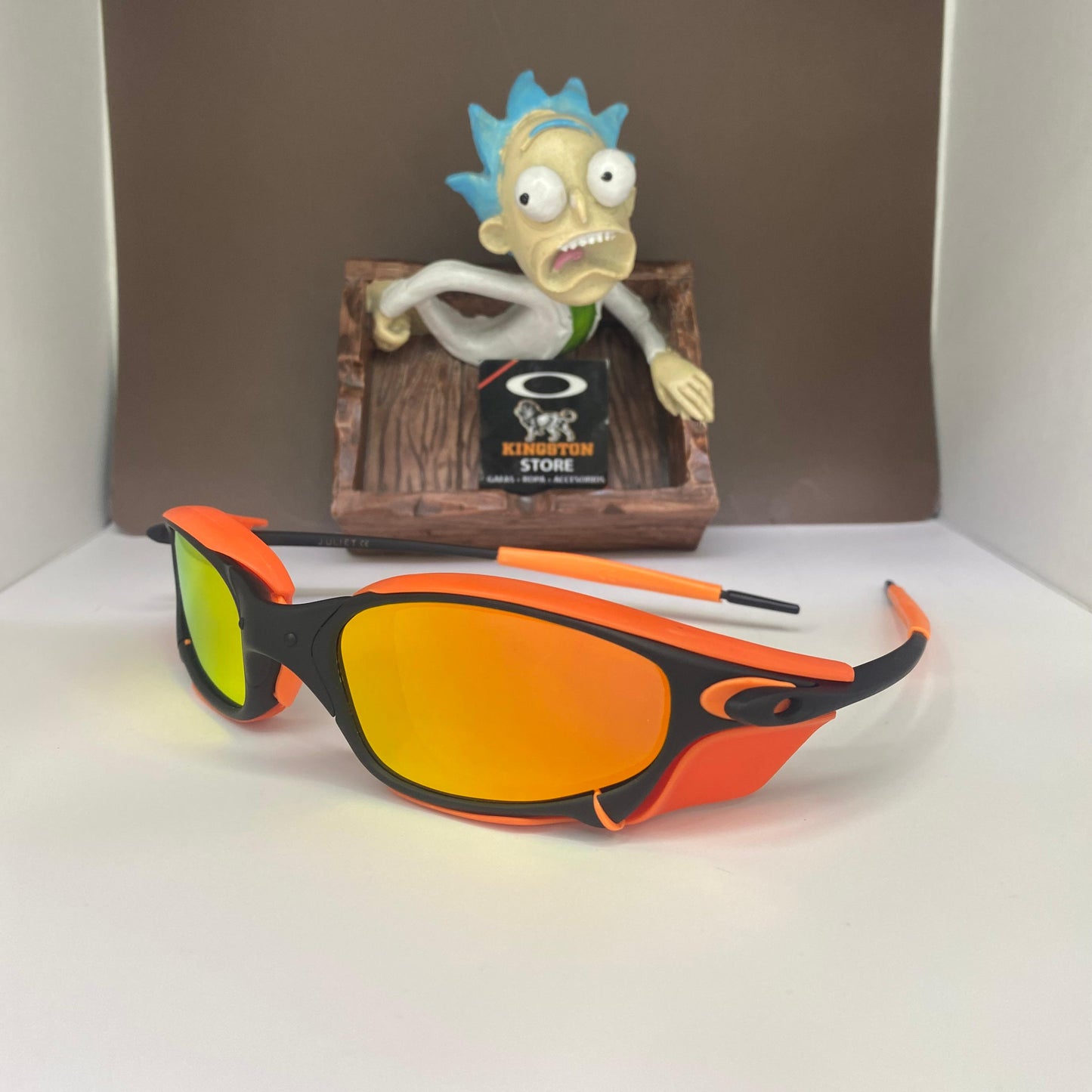 JULIET CARBON + SIDEBLINDERS