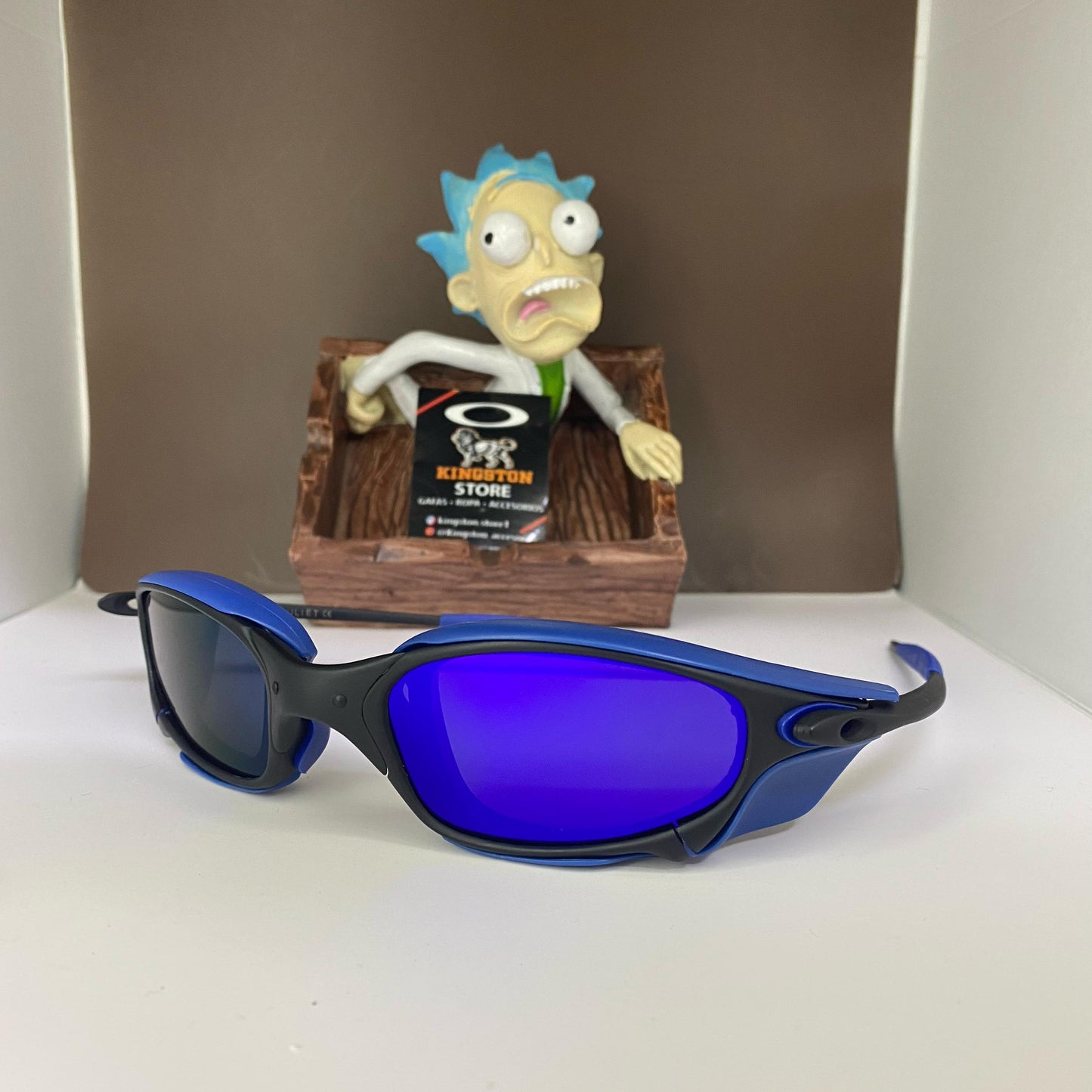 JULIET CARBON + SIDEBLINDERS