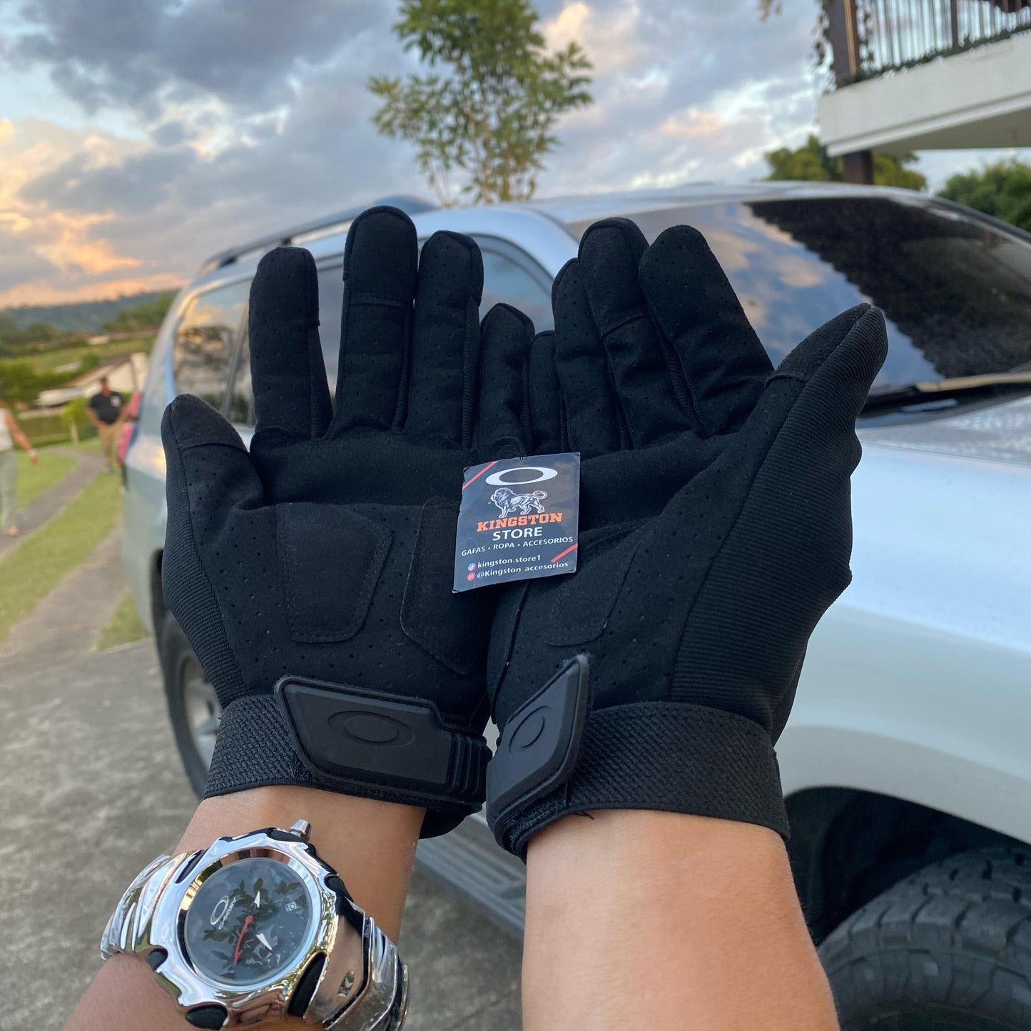 GUANTES