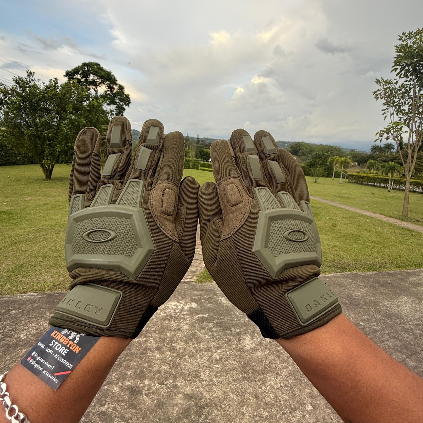 GUANTES