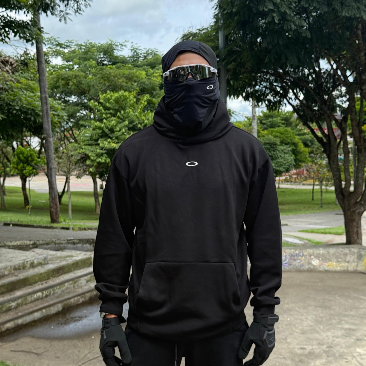 HODDIE PERFOMANCE FIT