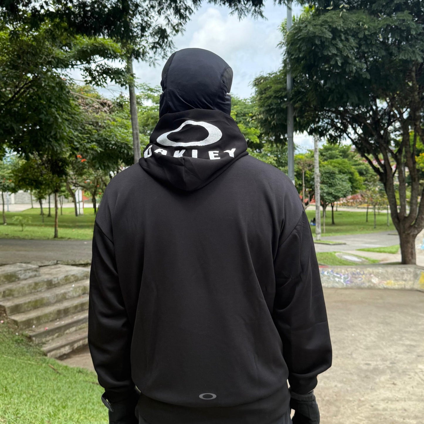 HODDIE PERFOMANCE FIT