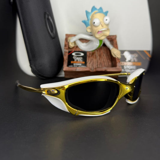 JULIET DORADA + SIDEBLINDERS