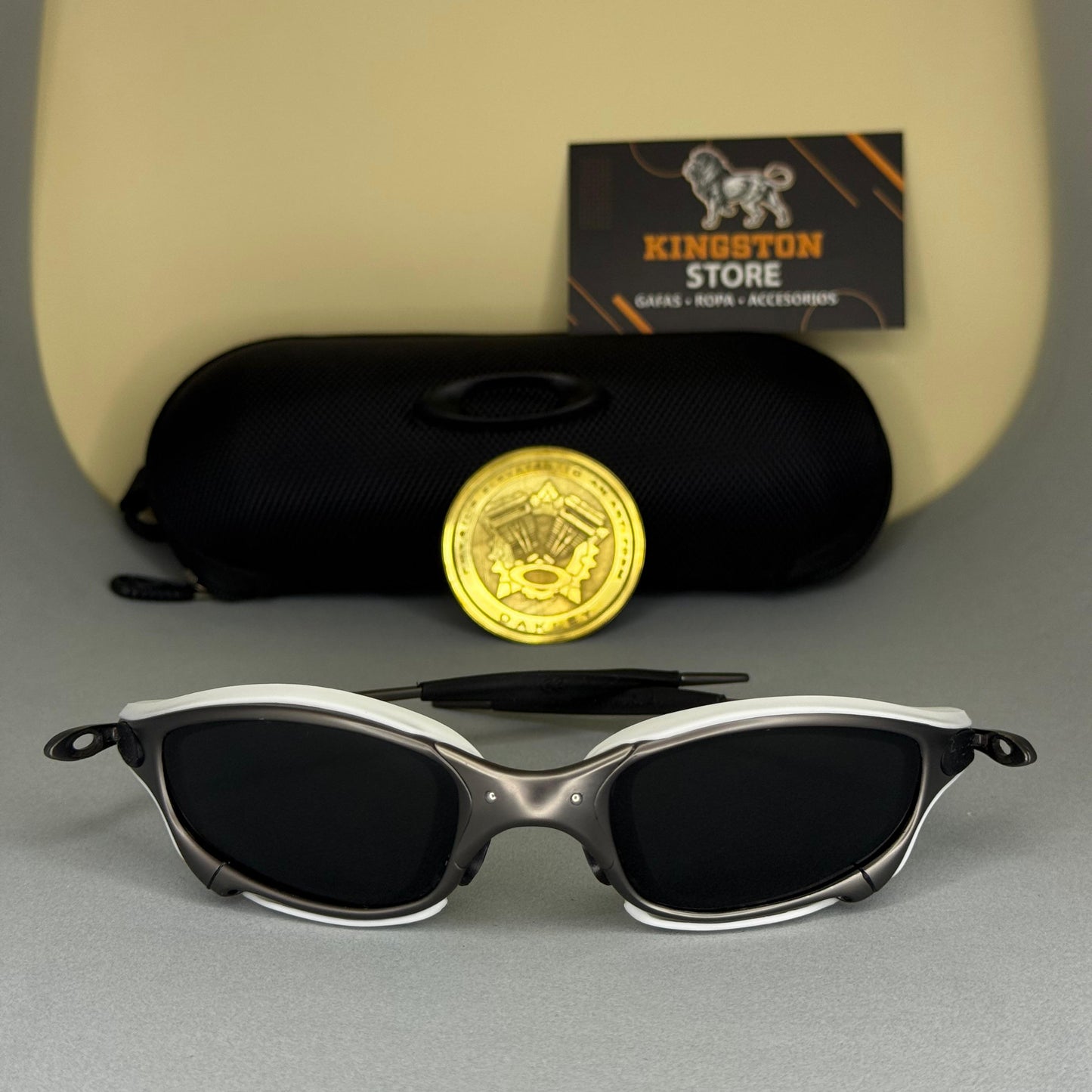 JULIET PLATINO + SIDEBLINDERS