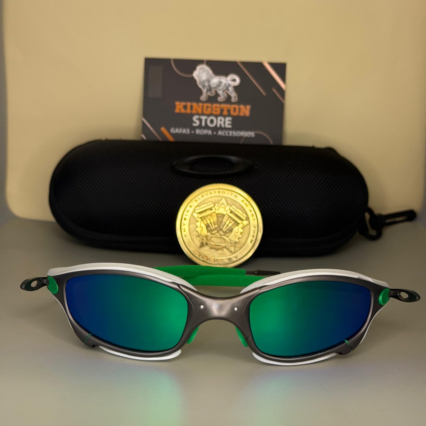 JULIET PLATINO + SIDEBLINDERS