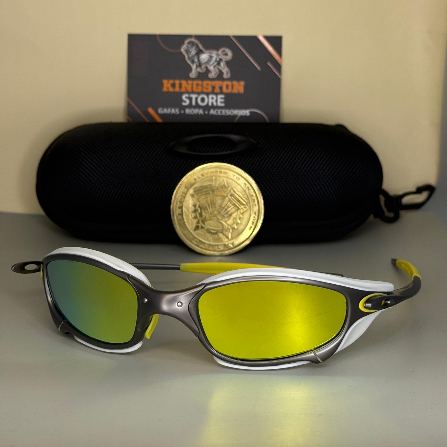 JULIET PLATINO + SIDEBLINDERS