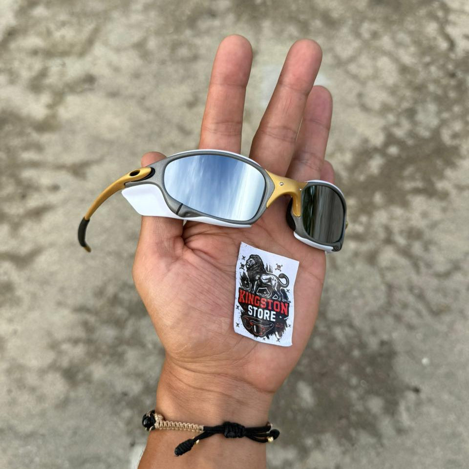 JULIET + SIDEBLINDERS